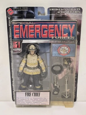 Figura de acción de servicios de emergencia PLAN-B TOYS FIRE CHIEF ©2003 nueva en paquete Foto 1 de 4