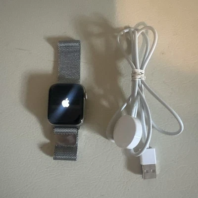 Apple Watch Series 5 40mm Stainless Steel Milanese Loop Cellular GPS Used - Image 1 of 4
