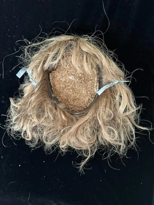 JOLIE PERRUQUE POUR POUPÉE ANCIENNE - Photo 1/2