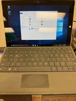 Microsoft Surface 3 (1645)  128GB X7-Z8700 10.8" 4GB RAM Wi-Fi Windows 10-Silver - Image 1 of 2