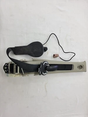 Cinturón de seguridad delantero para pasajero Ford Focus 2008-2011 sedán con ajustador y moldura Foto 1 de 4