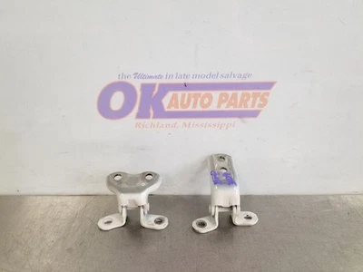 JUEGO DE BISAGRAS PUERTA DELANTERA IZQUIERDA TOYOTA GRAND HIGHLANDER DRIVER 24 2024  Foto 1 de 4