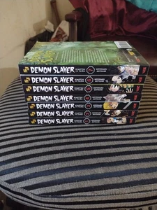 Demon Slayer Band 1-7 Set Neuwertig - Bild 1 von 15