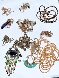 Lot Of 10 Gold Tone Fashion Statement Necklaces Pearl Amethyst Layered Chains + - Picture 1 of 15