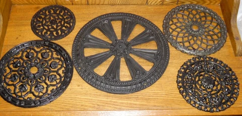 5 Vintage Metal Heating Grates Or Decorative Accent Trivets - 5 1/2" To 11 3/8" Cover
