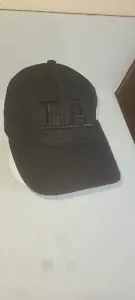 Sombrero con correa ajustable LA todo negro de August Hat Co - Imagen 1 de 7