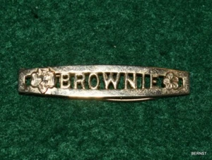 VINTAGE GIRL SCOUT BROWNNIE BARRETTE - Picture 1 of 4