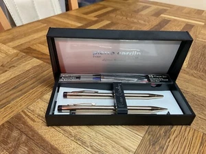 Vintage Pierre Cardin 15 Piece Ball Point Pen & Mechanical Pencil Gold Set New - Picture 1 of 4
