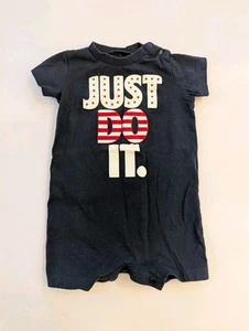 NIKE JUST DO IT Pagliaccetto Body Patriottico Blu 4 Luglio Bambino Taglia 6 Mesi - Foto 1 di 5
