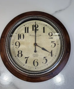 Wanduhr Sterling & Edel Mfg Nr. 9 Seriennr. 2055787 Metall und braunes Holz 9 Zoll - Bild 1 von 5