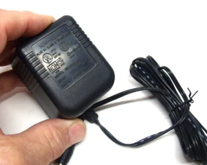 Adaptador de alimentación de CA/CC Hon-Kwang 12 V D12-50 - Imagen 1 de 2