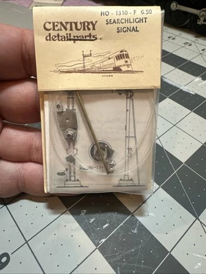 HO Century Foundry Searchlight Signal 1310. Unopened! - Image 1 of 3