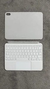 GENUINE APPLE IPAD 10TH GENERATION SMART MAGIC KEYBOARD FOLIO CASE WHITE - Picture 1 of 11
