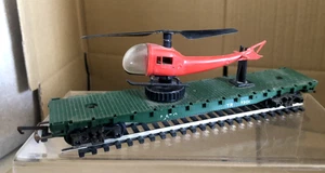 Triang R.128 NATO Battle Space Helicopter Wagon With Red Helicopter - Picture 1 of 13