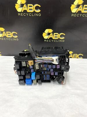 Conjunto de relé de caja de fusibles de motor Mazda 3 2011-2012 OEM Foto 1 de 4