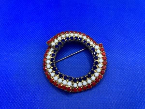 RED, WHITE & BLUE CIRCLE BROOCH, 1 3/4" DIAMETER - Picture 1 of 3