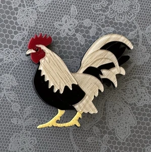 Rooster vintage style acrylic brooch pin - Picture 1 of 1