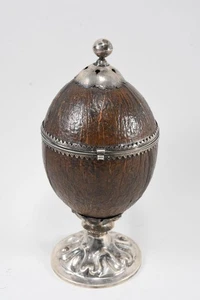 N94O07- Copa de coco antigua con montura plateada  - Imagen 1 de 12