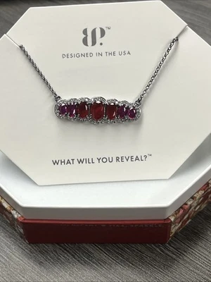 Collar Bomb Party Julio 2024, RBP7750 Dazzle Me, Chapado en Oro Rosa, Rubí Foto 1 de 3