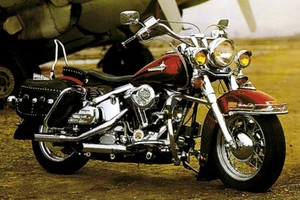 Poster Harley Davidson Ruby Heritage Classic Motorbike Motorcycle - Picture 1 of 1