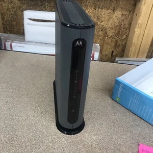 Motorola MG7310 8x4 343 Mbps DOCSIS 3.0 Modem - Picture 1 of 5