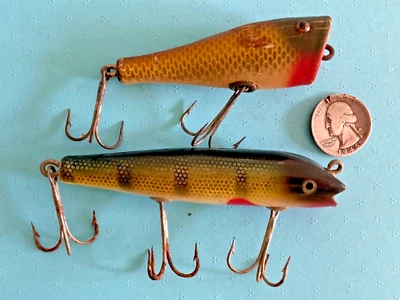 LOTE DE COLECCIÓN 2 SEÑUELOS DE PESCA CCBC MADERA TOPWATER CHUB CRANKBAITS DARTER POPPER PERCH Foto 1 de 4