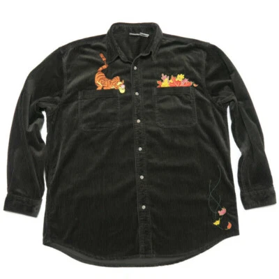 Винтажная мужская футболка Disney L Tigger с вышивкой из вельвета на тяжелых пуговицах спереди зеленая - Изображение 1 из 4