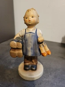 Vintage Goebel Hummel Figurine 143/0 BOOTS TMK2 FULL BEE Boy Shoemaker - 5 1/2"  - Picture 1 of 5