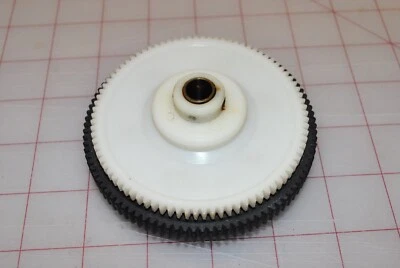 Hirobo Freya .90 main drive gear and one-way, nice. - Image 1 of 4