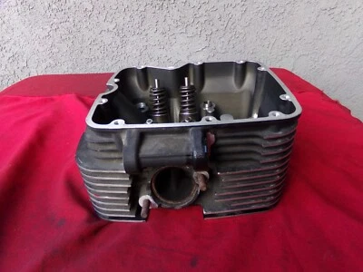 VICTORY VEGAS V92 CYLINDER HEAD W/ VALVES REAR 2003 13K OEM NICE Foto 1 de 4