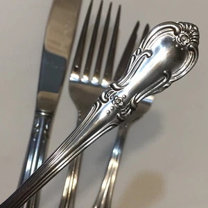 Salem Stainless Victoria Dinner Fork Knife Spoon Salad Fork 4 Pieces Nice - Picture 1 of 7