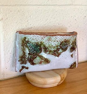 Art Pottery Redware Wall Pocket Vase White Green Glaze 6” W Cottage Core - Picture 1 of 6