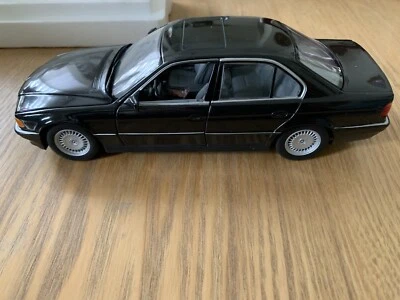Minichamps Paul’s Model Art BMW 7 Series  1994 1/24 Black - Image 1 of 4