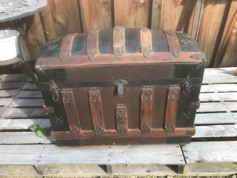 Antique pirates captains chest Trunk 30IN X 18IN X22IN Camel Back Trunk LOOK Cover