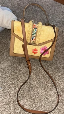 Bolso Bandolera Anne Klein Carrie Flecos Floral Paja Rafia Bordado Foto 1 de 4