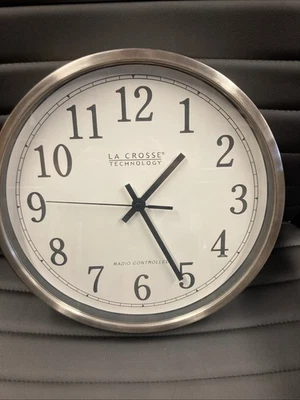 Technology 12英寸原子模拟挂钟铝制型号-WT-3126B — 第 1/4 张图片