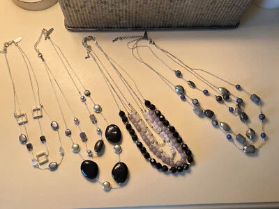 Conjunto de 4 colares de corrente para joias em tons de preto e prata NY - Imagem 1 de 4