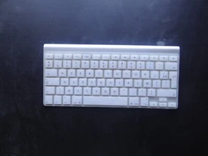 clavier Apple sans fil A1314 + protection clavier silicone - Photo 1/4