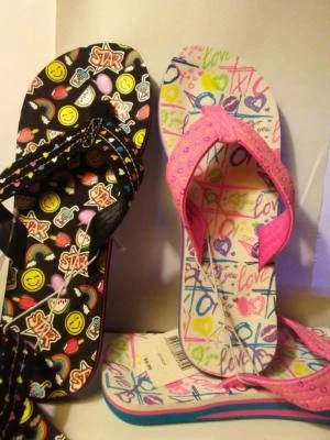  Beach Shoes Flip-Flops  Girls  'BALLY '  by Joe Boxer . - Image 1 of 4