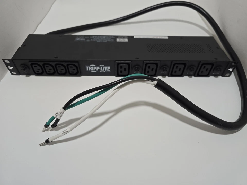 Tripp-Lite PDU1230 Single-Phase Basic PDU 20 Outlets 1U Rack-Mount 16 C13, 4 C19 - Image 1 of 4