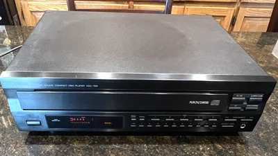 Yamaha CDC-765 Natural Sound  5-Disc CD Changer With  Remote TESTED WORKING - Image 1 of 4