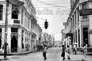 Xww-18 Colombia, Barranquilla, Calle De San Blas, Pharmacy 1920s. Photo - Picture 1 of 1
