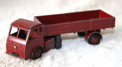 Dinky Toys 30W Hindle-Smart Helecs in good condition. - Image 1 of 4