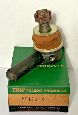 Extremo de varilla de amarre TRW ES131 R derecho 1940-48 Chrysler DeSoto, 1940-54 Dodge Plymouth Foto 1 de 4