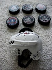 NIAGARA, MISSISSAUGA ICE DOGS HOCKEY LOT OF SIGNED PUCKS & MINI HELMET OHL,NICE