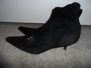 Pretty Prada size 37 7 black suede kitten heel booties women - Picture 1 of 9