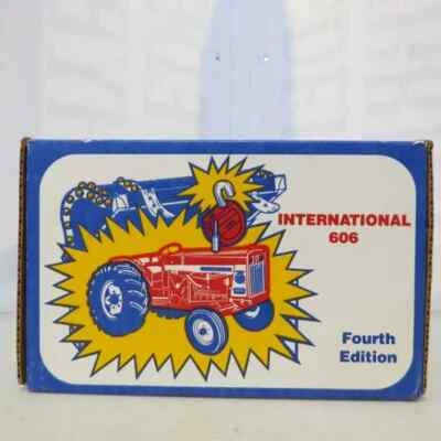Tractor a escala IH 606 IA FFA 1994 hecho en EE. UU. 1/16 IH-FB-2386-B Foto 1 de 4
