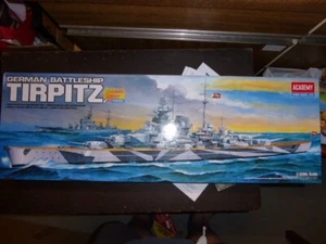 Neu: Schlachtschiff Tirpitz, Academy, 1:350, mit Echtholzdeck und P.E.=Teilen - Bild 1 von 17
