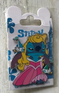 PIN'S PIN DISNEY DISNEYLAND PARIS DLP STITCH AURORE LA BELLE AU BOIS DORMANT - Imagen 1 de 1