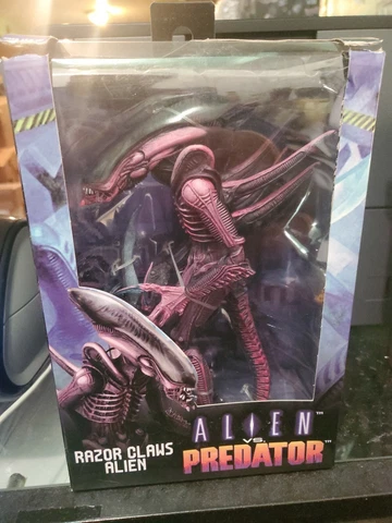 NECA Aliens vs Predator Arcade Appearance 7" Scale Razor Action Figures Dmg pkg Cover
